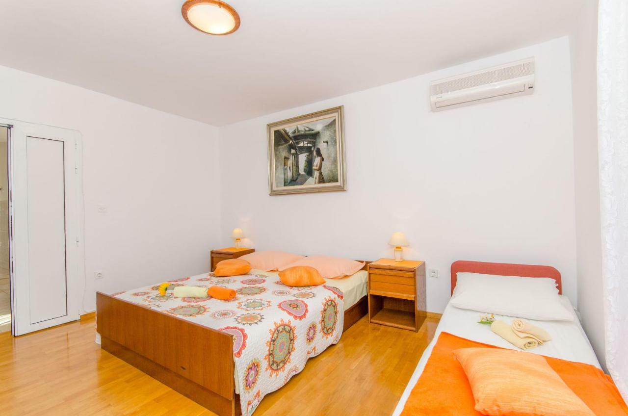 Apartments And Room Sun & Sea Podgora Exterior foto