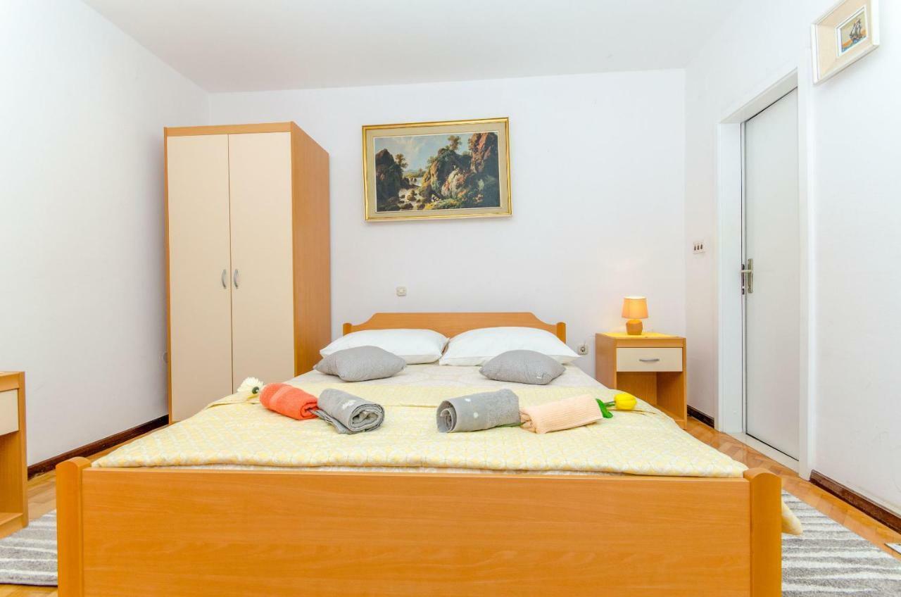 Apartments And Room Sun & Sea Podgora Exterior foto